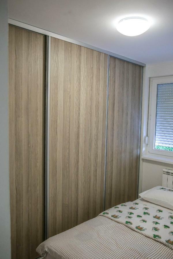 Lovely Apartment Omar Sarajevo Exterior photo